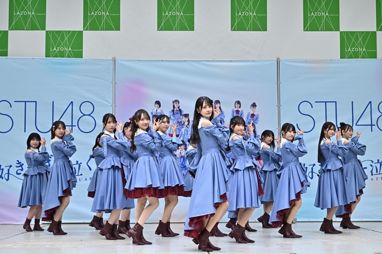STU48「好きすぎて泣く」2月11日神奈川・ラゾーナ川崎プラザ/©STU
