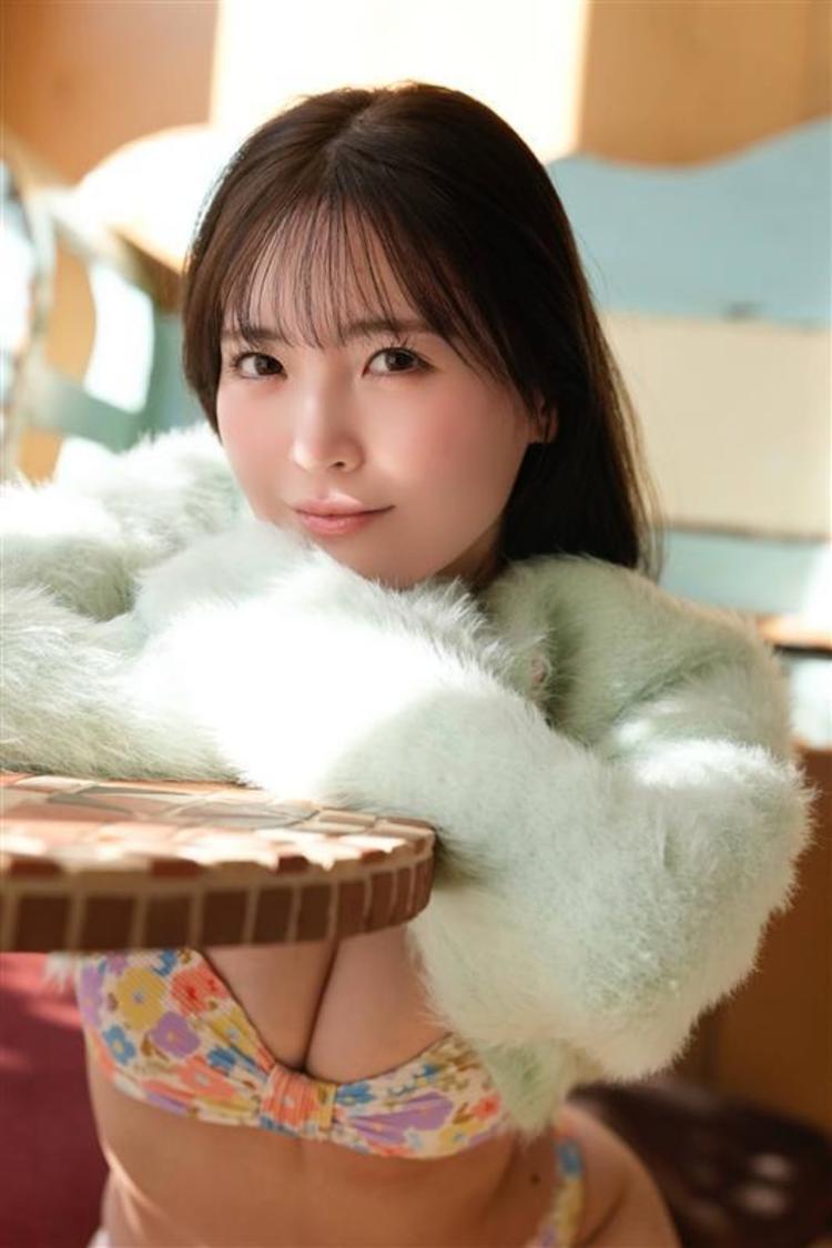 ヤングキングBULL』由良ゆら　カメラマン:LUCKMAN (c)少年画報社