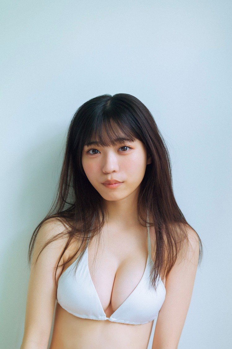 僕が見たかった青空 金澤亜美1st写真集『プロローグ』（東京ニュース通信社刊）撮影 細居幸次郎