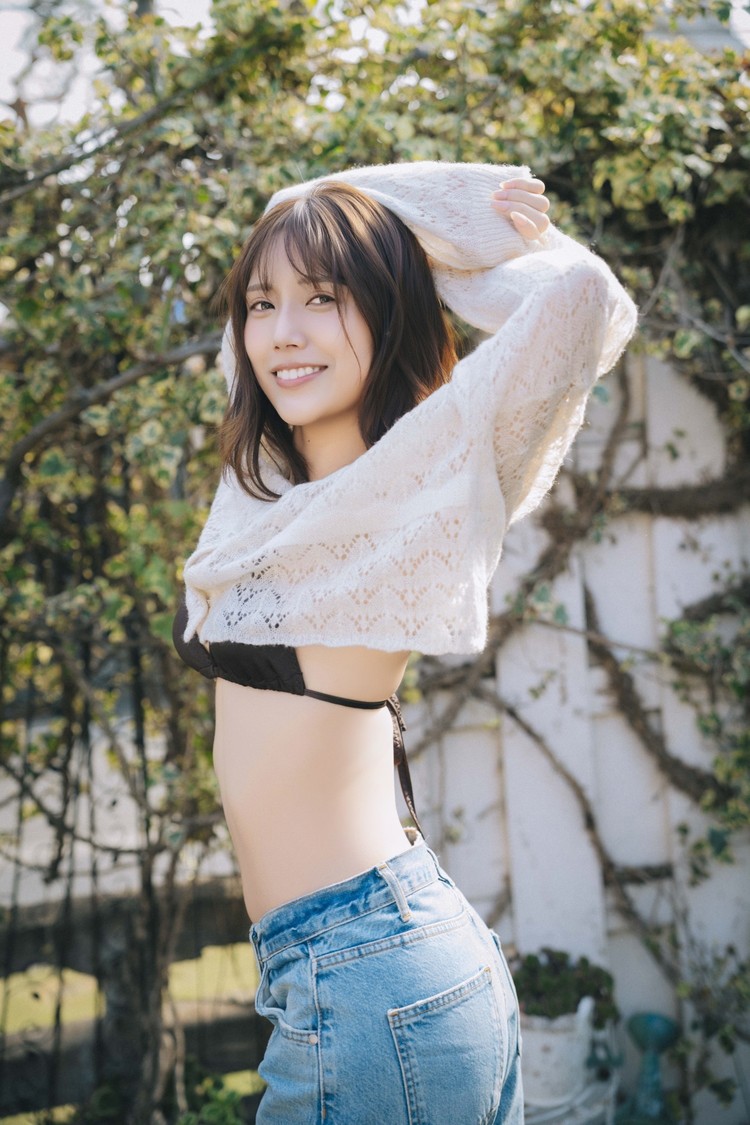 羽瀬レイナ『BUBKA』アザーカット　撮影／宮本賢一 (c)白夜書房