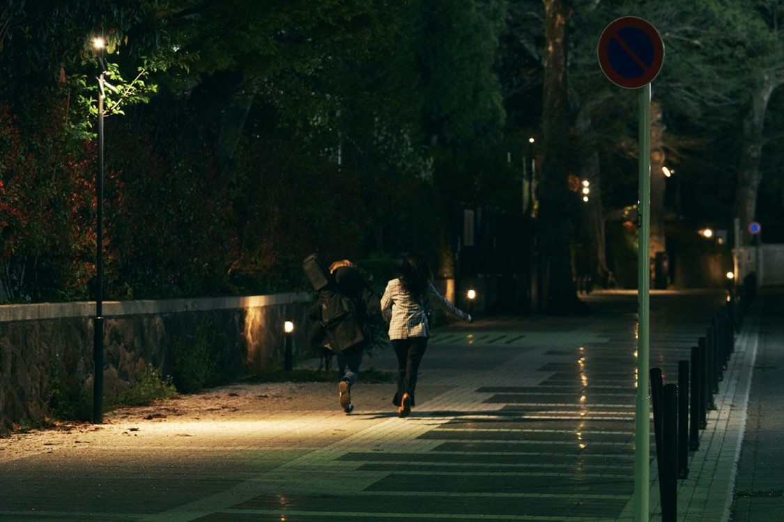 ネムルバカ_白ロンT用写真　©石黒正数・徳間書店／映画『ネムルバカ』製作委員会