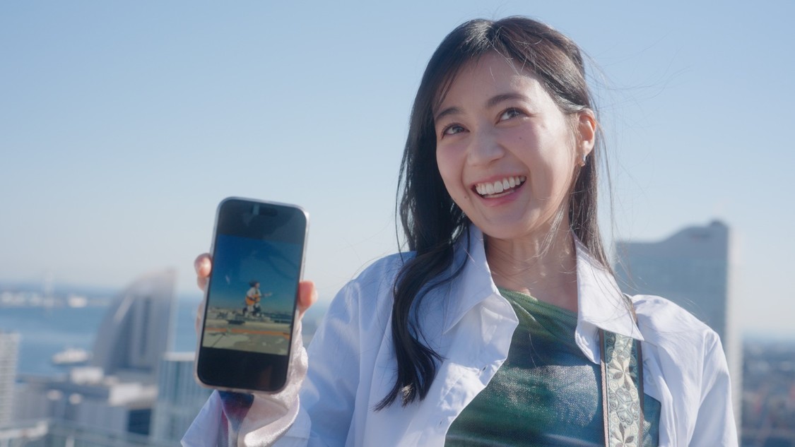 新TVCM「青空を飲んでゆけ。」編　生田絵梨花　メイキングカット