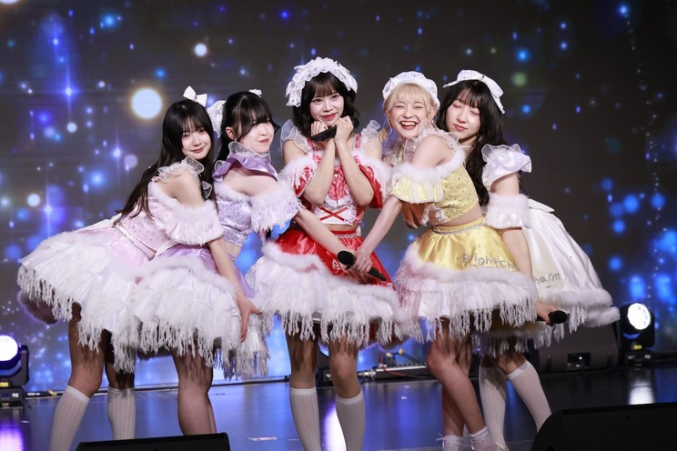 桜木あおい、霧島あぁや、 橋本みれい、陽向りおん、松島じゅり　PHOTO:清水隆行