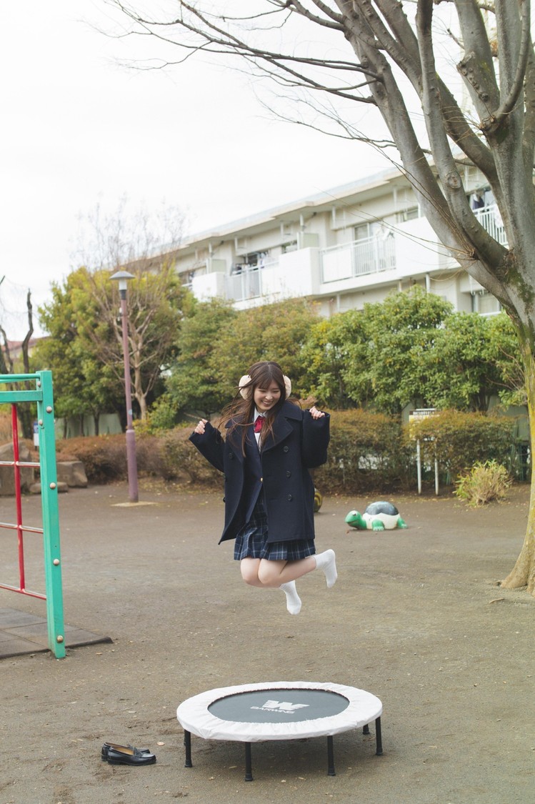 小川彩「B.L.T.graduation2026中学・高校卒業」（東京ニュース通信社刊）撮影／細居幸次郎