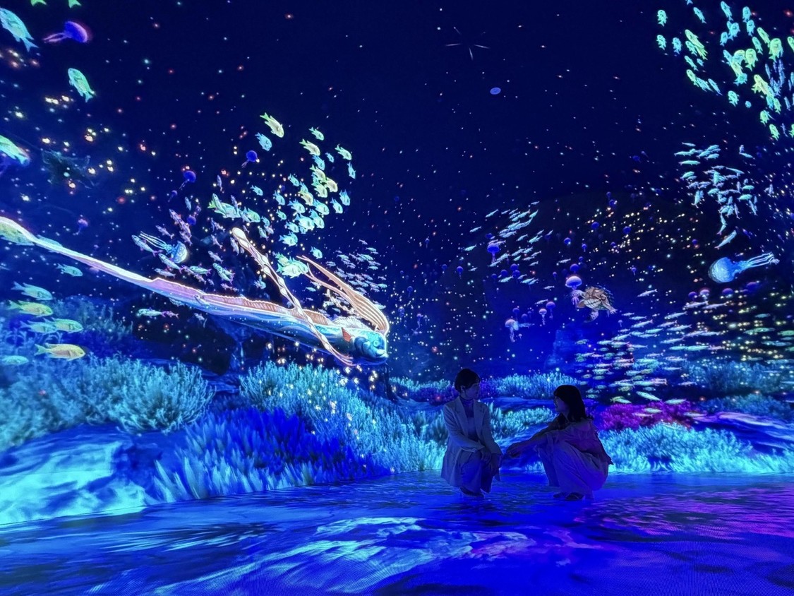 本田姉妹がワンダリア横浜を撮影