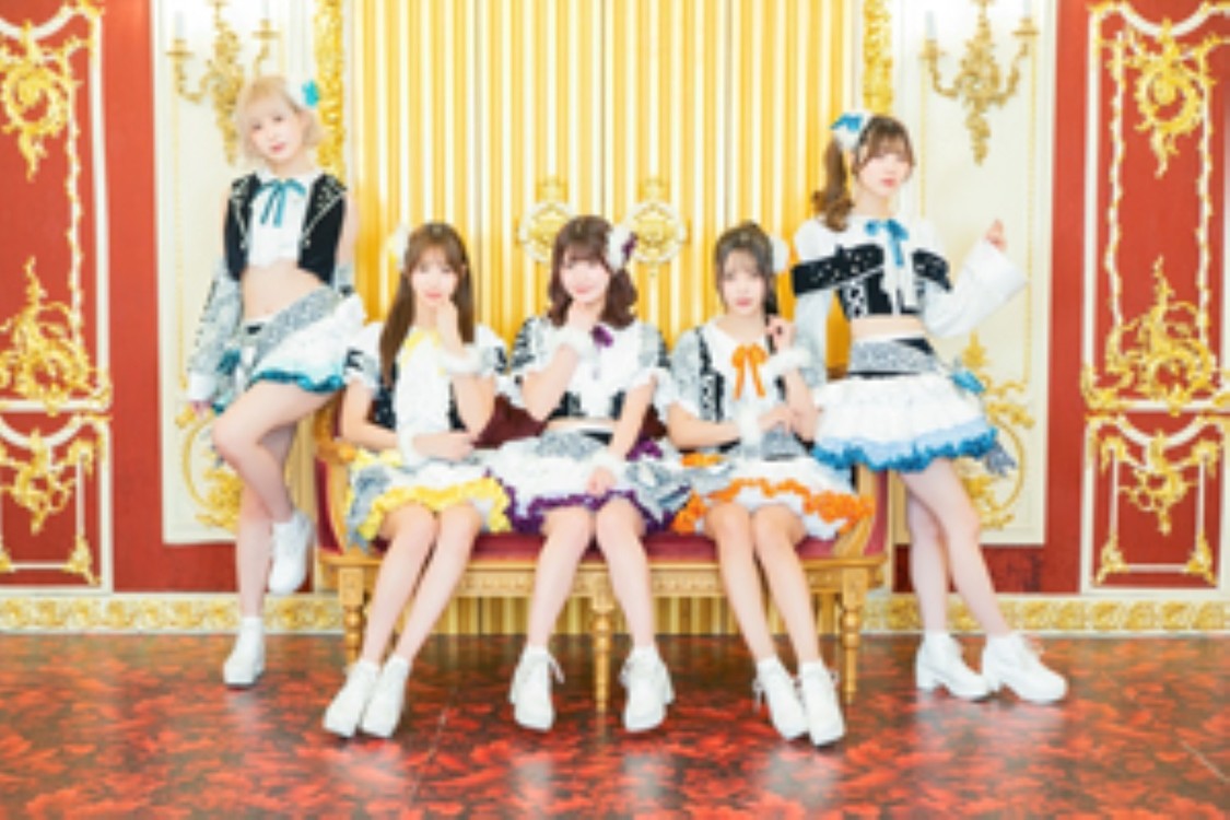 虹色の飛行少女