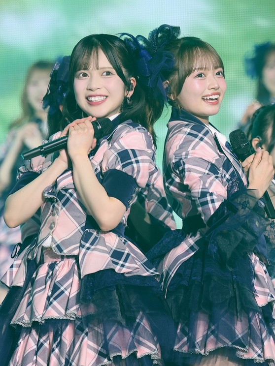 川村結衣・花田藍衣 ©AKB48