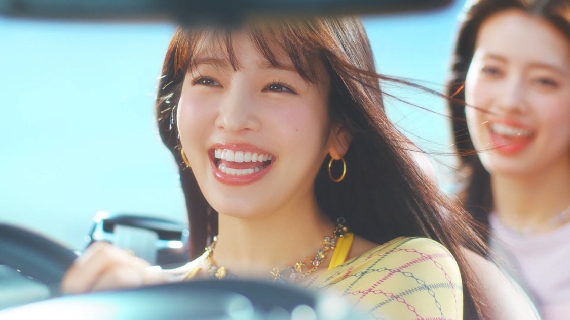 新CM「さらツヤすぎる!Essential!（LOVEマシーン）」篇