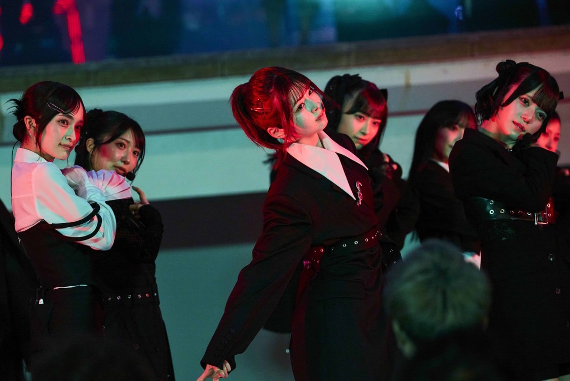 WHITE SCORPION　©OVERSE/KING RECORDS