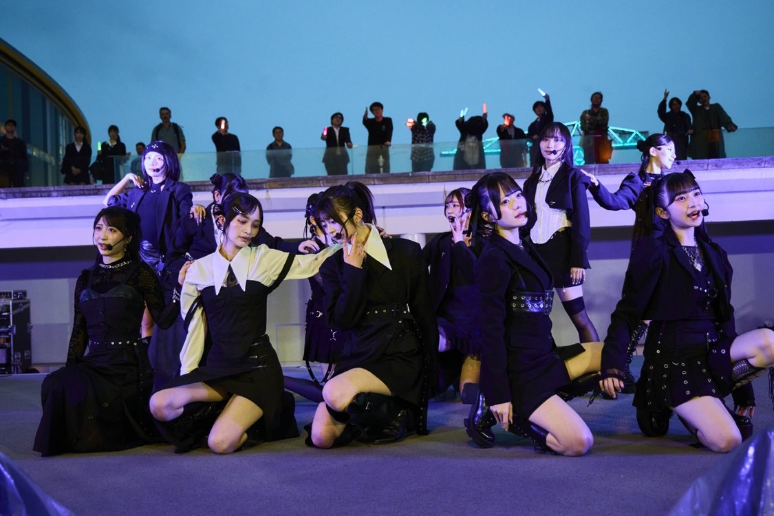 WHITE SCORPION　©OVERSE/KING RECORDS