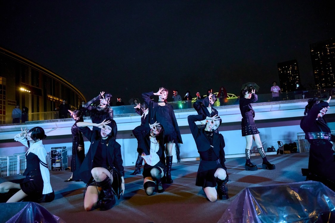 WHITE SCORPION　©OVERSE/KING RECORDS