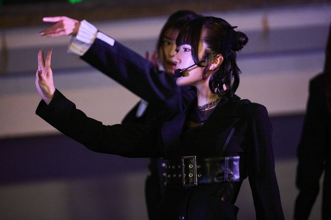 WHITE SCORPION　©OVERSE/KING RECORDS