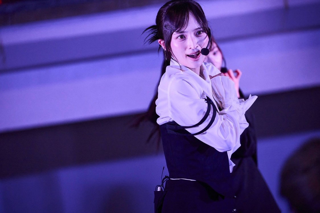 WHITE SCORPION　©OVERSE/KING RECORDS