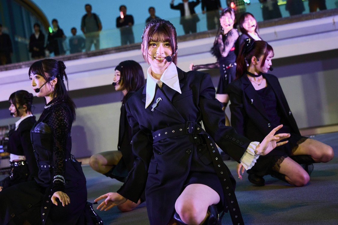 WHITE SCORPION　©OVERSE/KING RECORDS