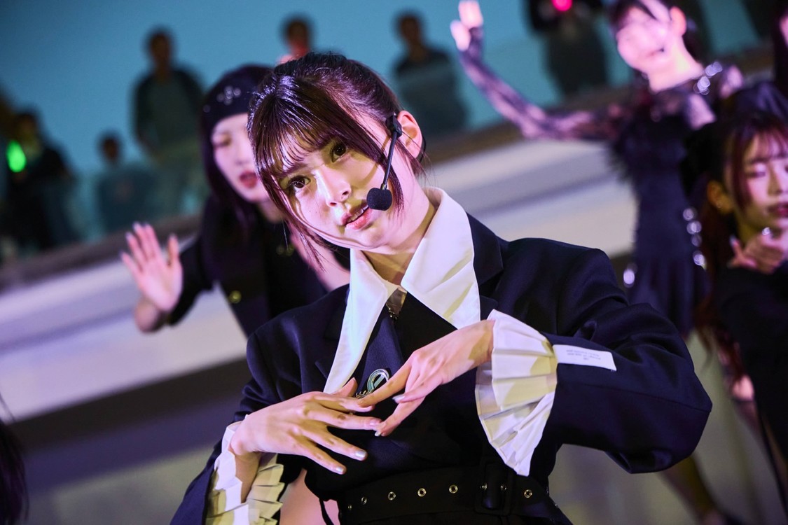 WHITE SCORPION　©OVERSE/KING RECORDS