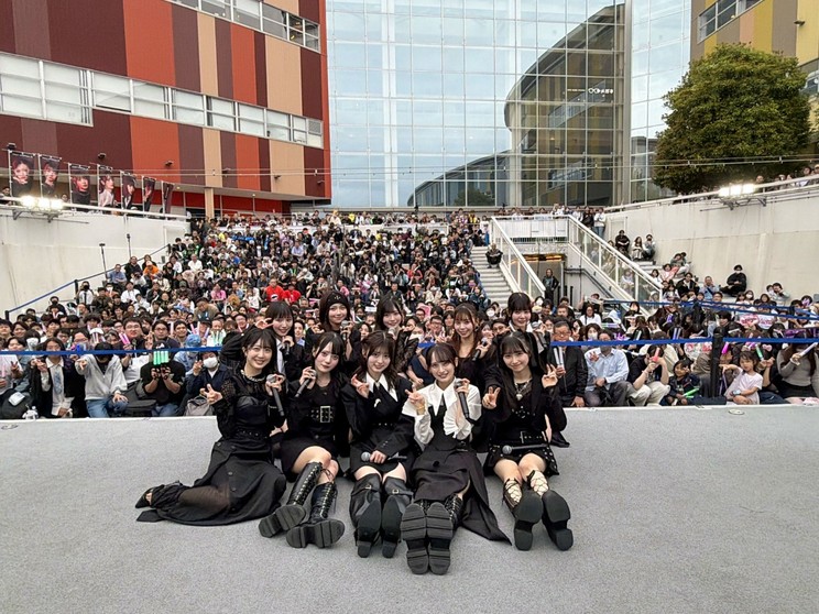 WHITE SCORPION、ららぽーと豊洲リリイベに1,368名が来場！©OVERSE/KING RECORDS