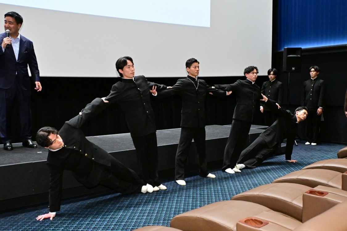 ©︎2026映画「NEW GROUP」製作委員会