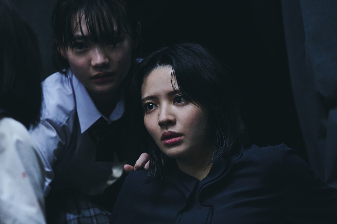 鎮西寿々歌（FRUITS ZIPPER）、映画単独初主演作の不穏な場面写真11点が一挙解禁！©2026「だぁれかさんとアソぼ？」製作委員会