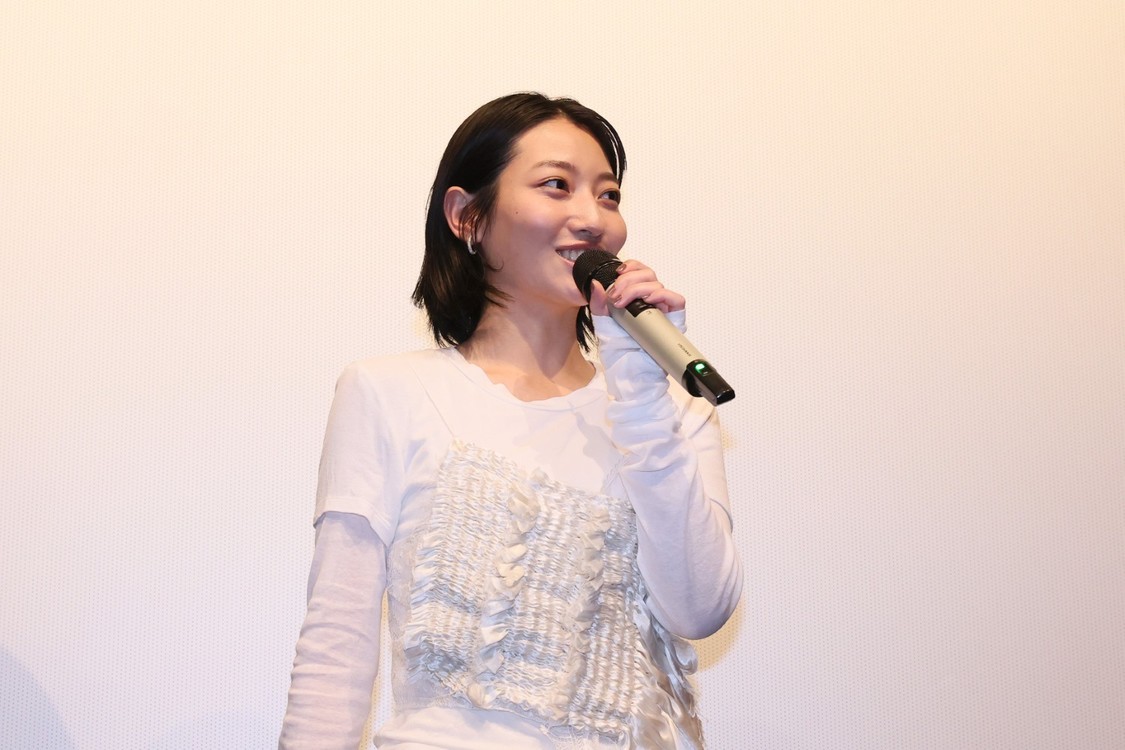 川島鈴遥
