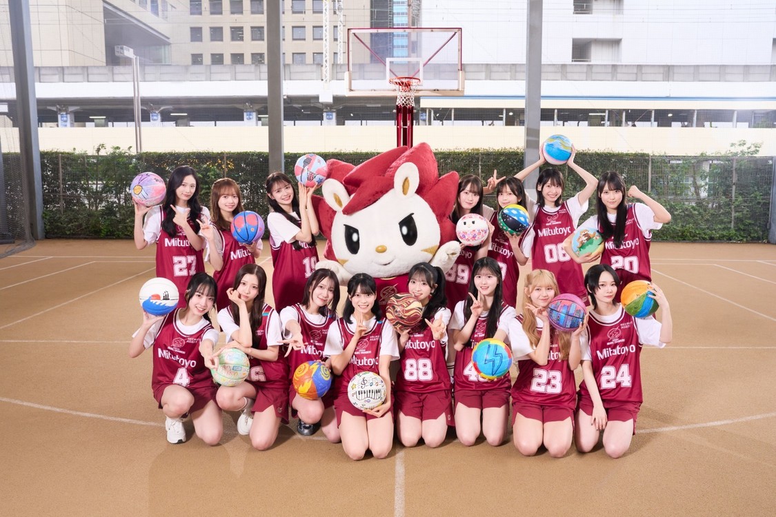 川崎ブレイブサンダース×AKB48、川崎の魅力を描いたウォールアート16枚を6月19日より掲示開始！　(C)KAWASAKI BRAVE THUNDERS / (C)AKB48