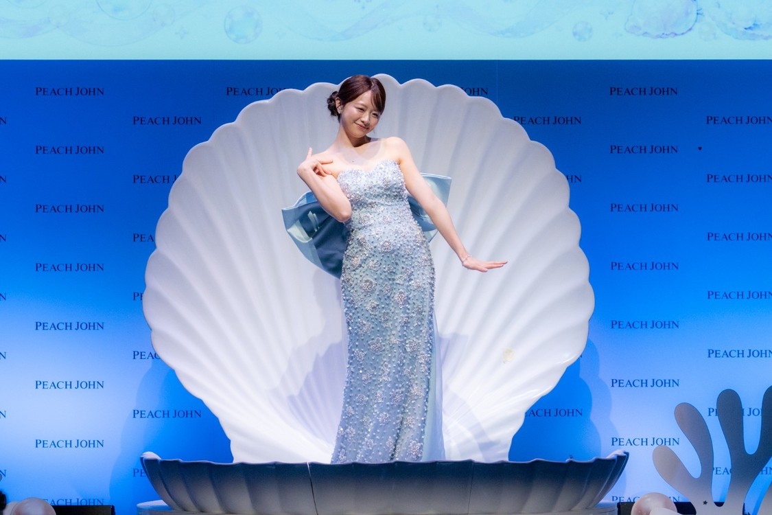 森香澄、「PEACH JOHN」記者発表会