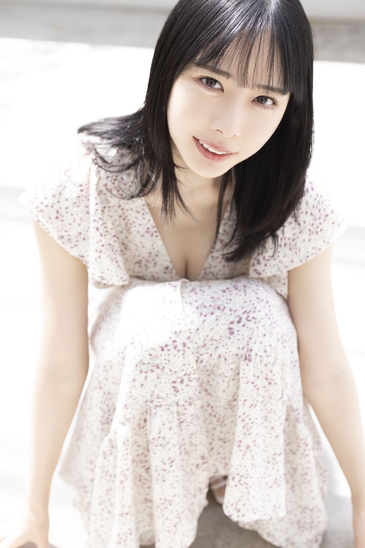 ＜「別冊ヤングチャンピオン」 七海りおアザーカット＞　(c)西條彰仁（秋田書店）