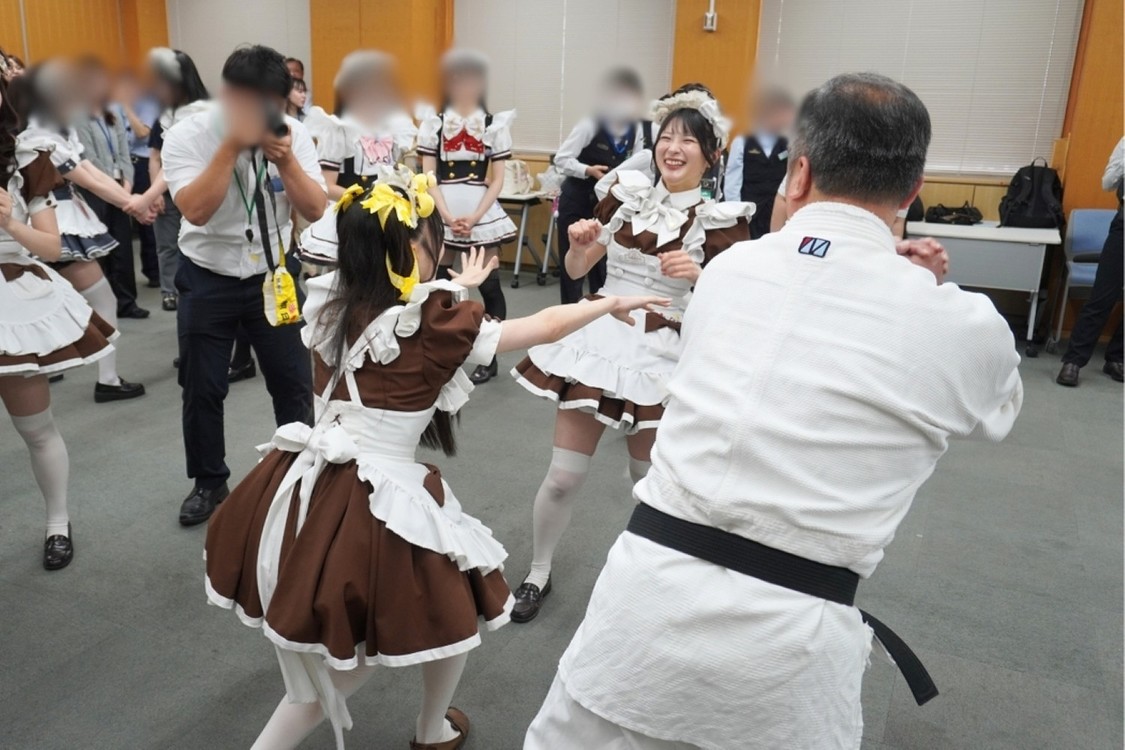 万世橋警察署員の方から直接ご指導いただきました