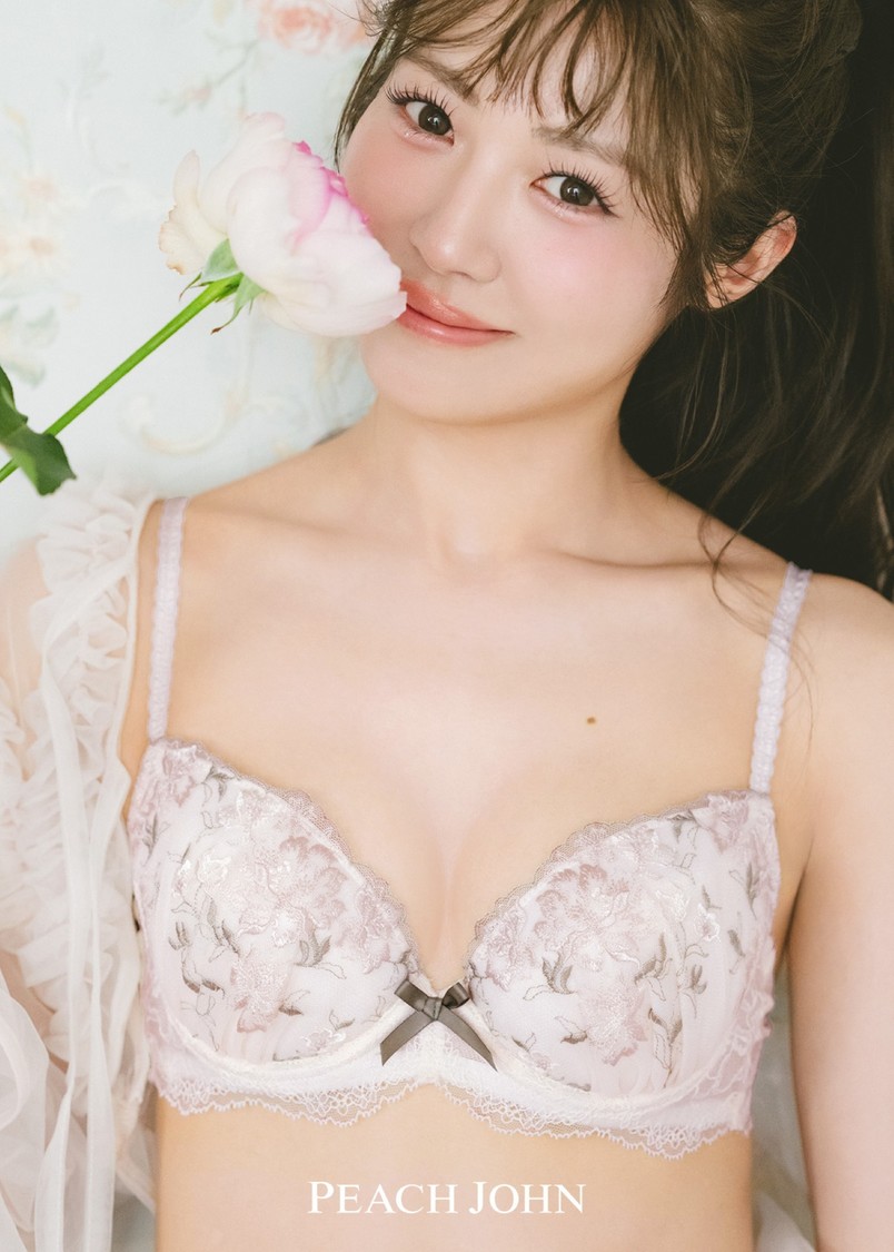 Look01 刺しゅうが可憐なプチプラブラセット
