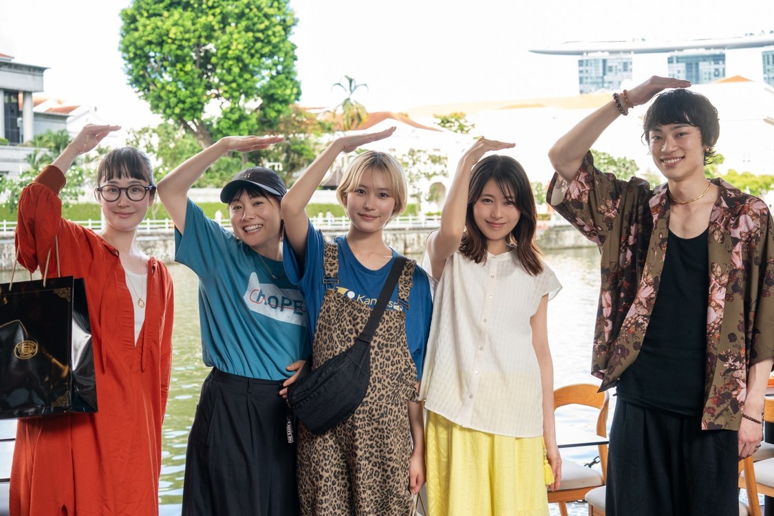 クランクアップ写真Ⓒ2026「マジカル・シークレット・ツアー」製作委員会