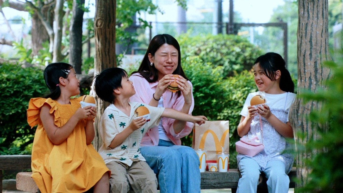 ＜ビッグマック「あの頃も今も、夏といえば」篇＞
