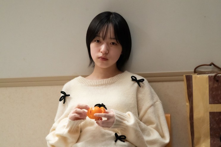 早瀬憩　🄫2026「マジカル・シークレット・ツアー」製作委員会