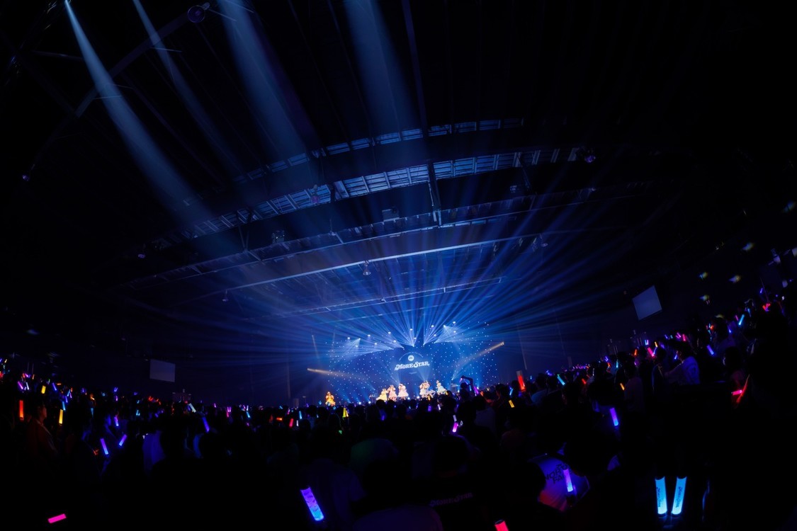 『MILKY STAR』　写真：ヨシモリユウナ、樋口隆宏