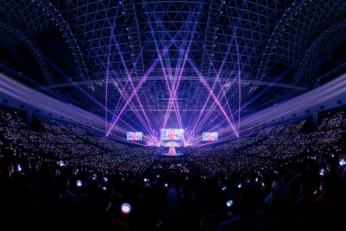 ＜FRUITS ZIPPER 4TH ANNIVERSARY ARENA TOUR「DREAM WITH IN」＞ 撮影／ヨシモリユウナ