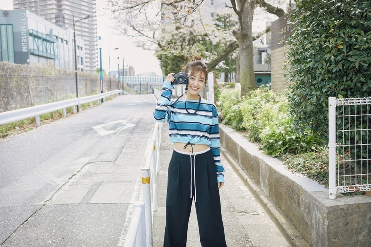 撮影をする中川絵美里（写真 : 桑島智輝）