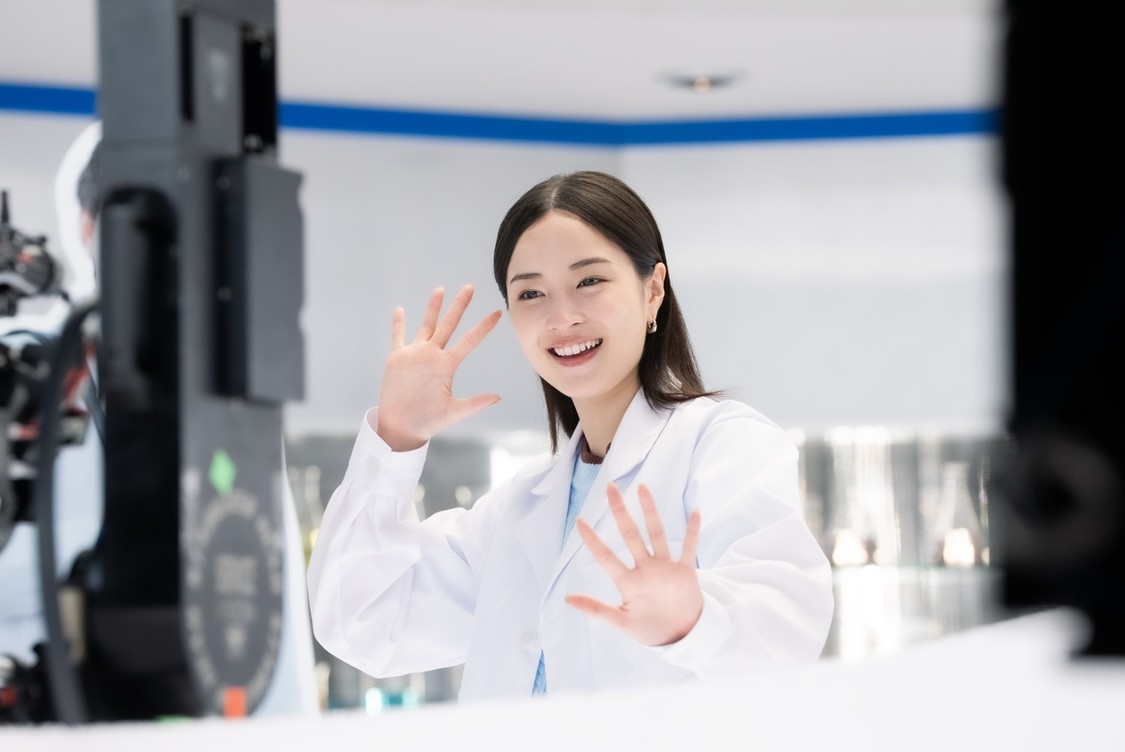 AGC 新CM「実験するぞ！ AGC／ルミフロン篇」 メイキング