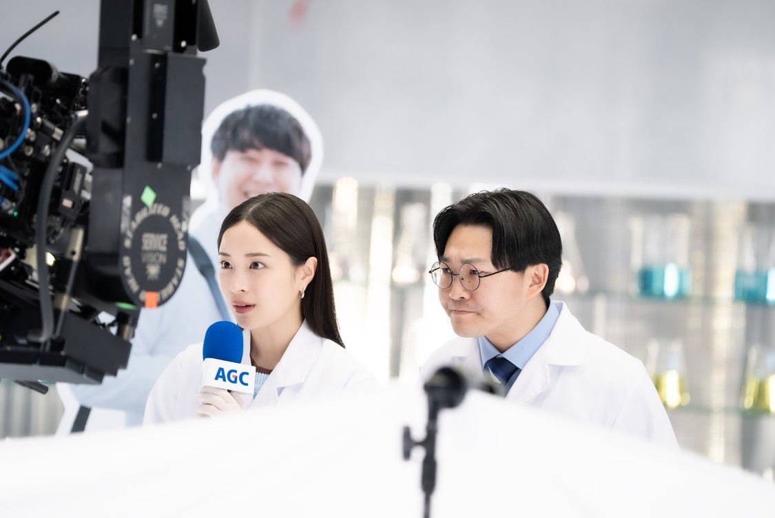 AGC 新CM「実験するぞ！ AGC／ルミフロン篇」 メイキング