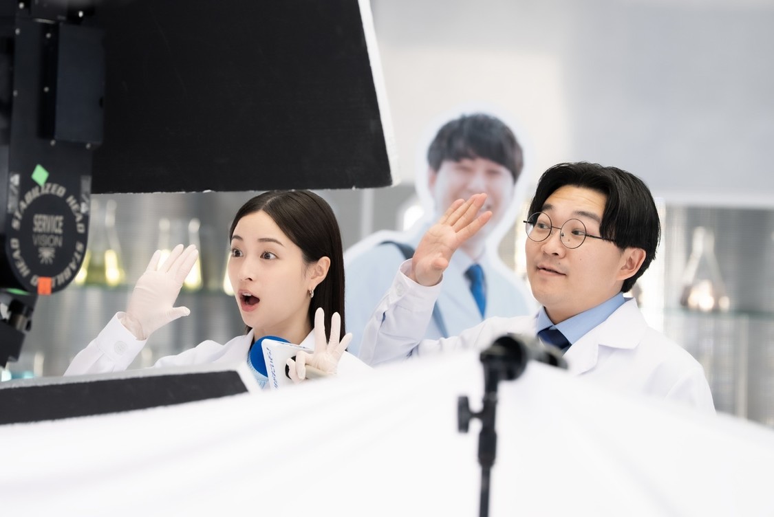 AGC 新CM「実験するぞ！ AGC／ルミフロン篇」 メイキング