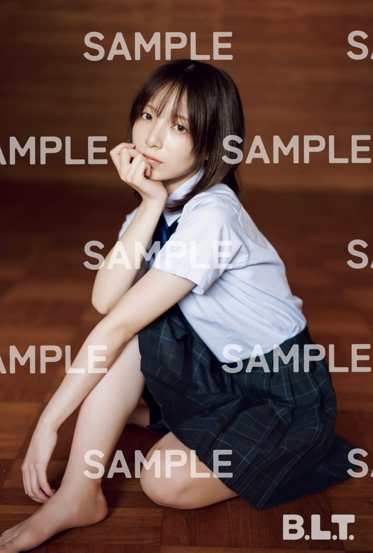 ①渡辺莉奈（日向坂46）ポストカードA