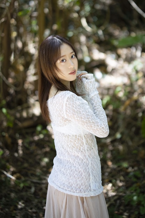 小田さくら『さくら』先行カット