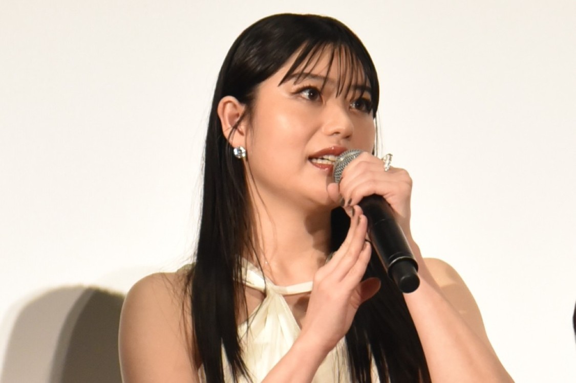 冨手麻妙　©2026『マッチングTL』製作委員会