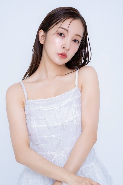 板野友美