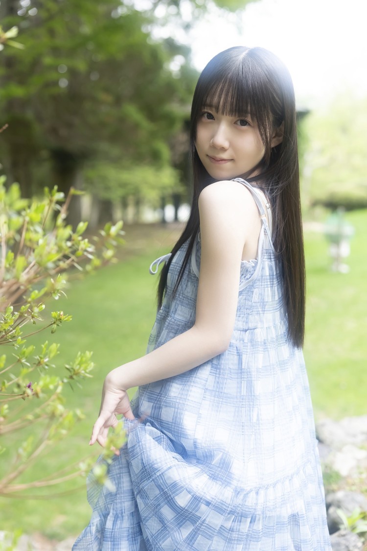 新居歩美 1st写真集『あゆちひとくち』　撮影／唐木貴央