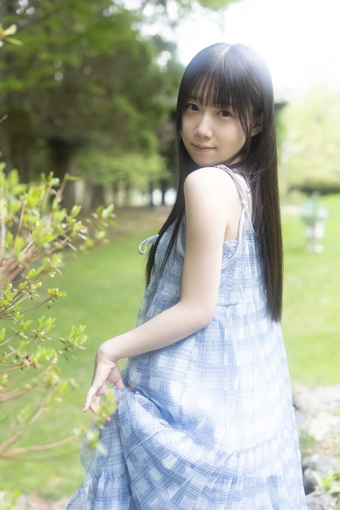 新居歩美 1st写真集『あゆちひとくち』　撮影／唐木貴央