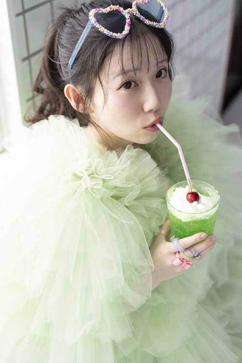 新居歩美 1st写真集『あゆちひとくち』　撮影／唐木貴央