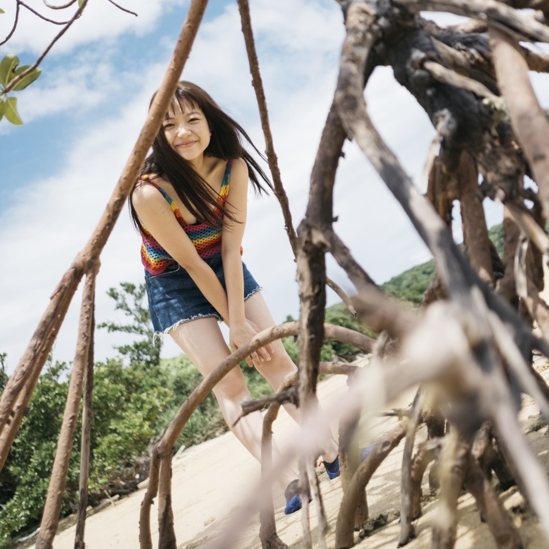 村田寛奈（9nine）写真集『ノーバケーション☻』より