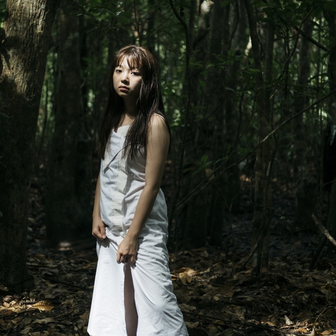 村田寛奈（9nine）写真集『ノーバケーション☻』より