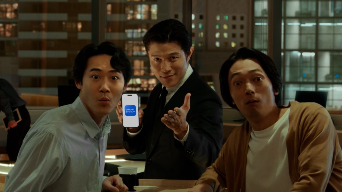 『リクルートエージェント』新 CM「スカウトサポート篇(シェアラウンジ)」