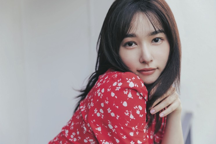 「桜井日奈子2027カレンダーブック」(東京ニュース通信社刊)