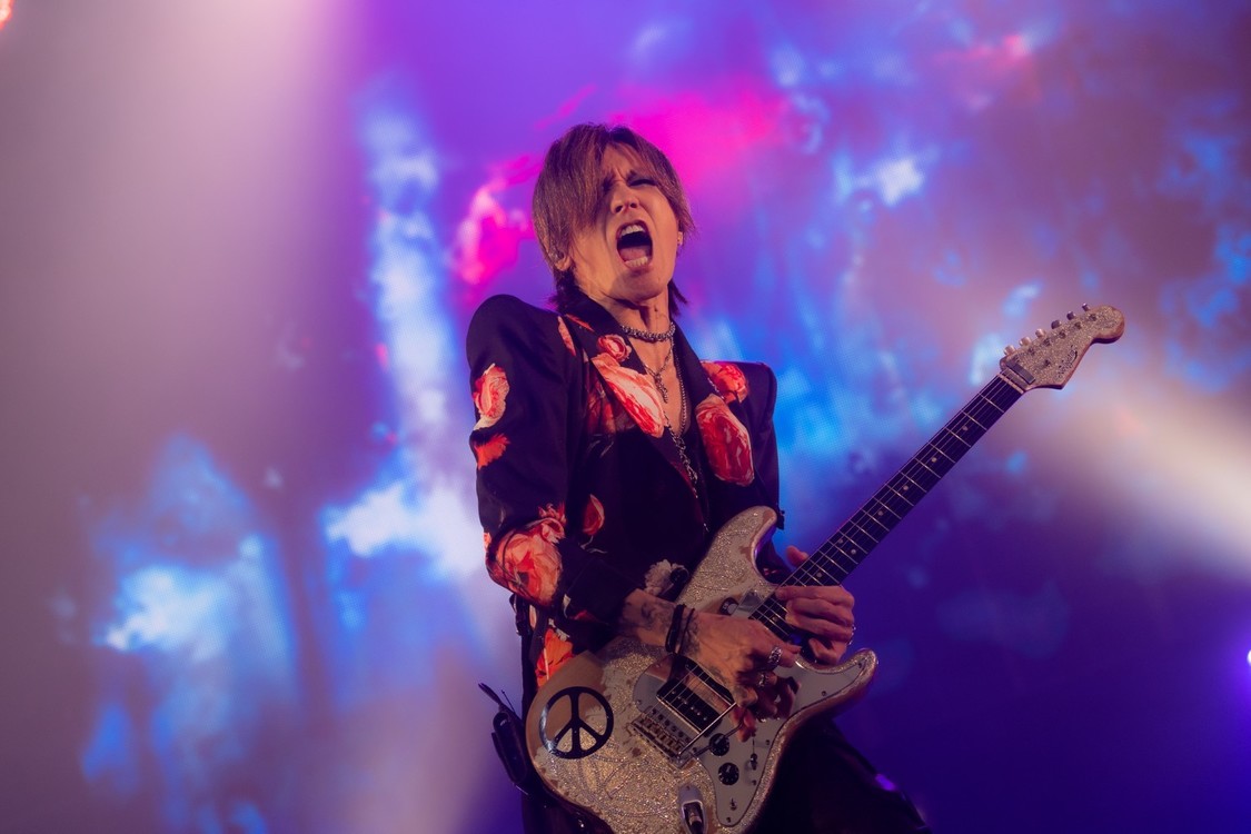 SUGIZO