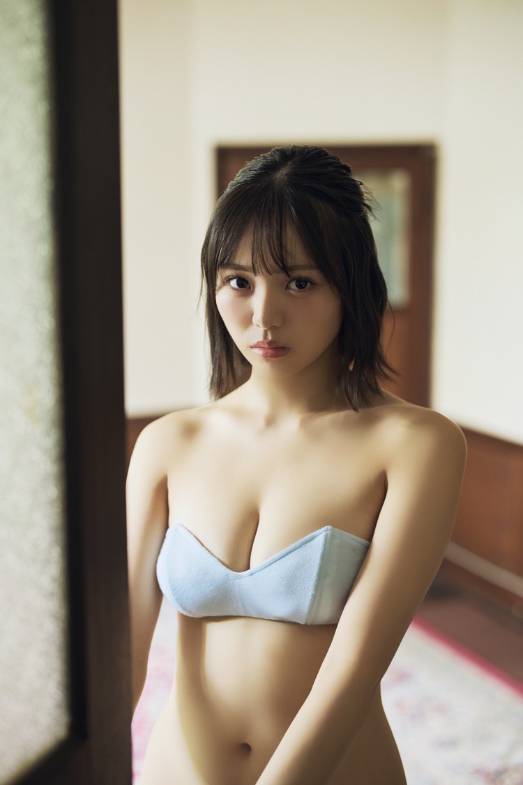 織莉叶FLASHアザーカット (C)光文社/週刊FLASH 写真◎後野順也
